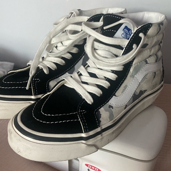 Vans - Picture 1 of 3